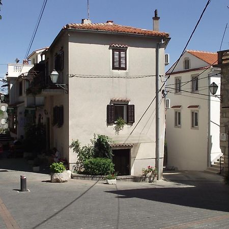 Apartments Dobrinj Exterior photo